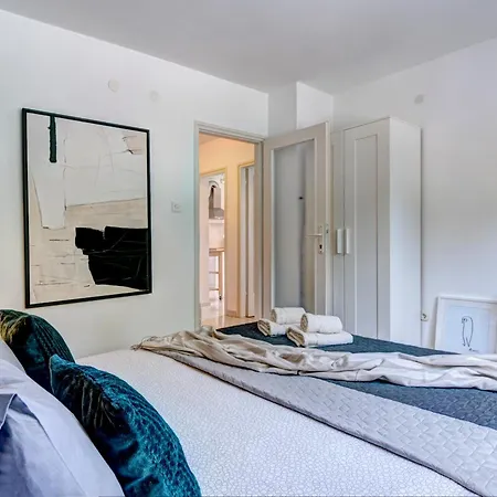 Centar White Апартаменти Пула