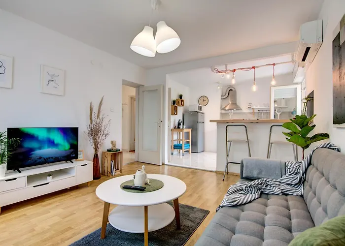 Centar White Apartment Pula