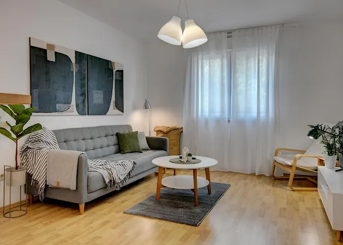 Centar White Apartment *