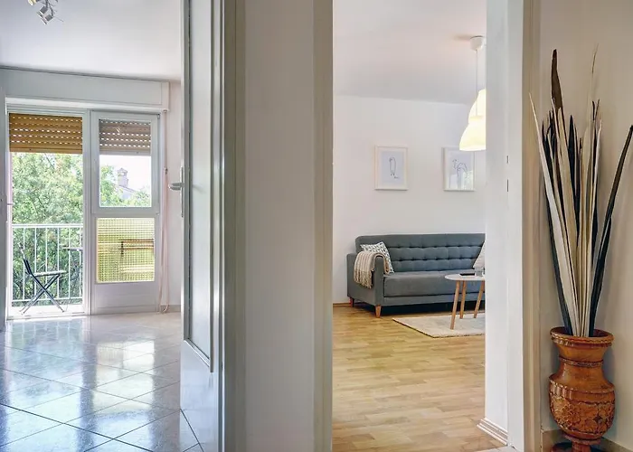 Apartment Centar White *