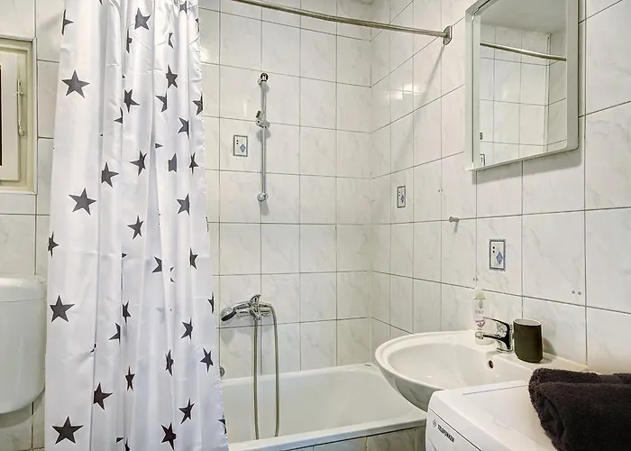 Centar White Apartment *