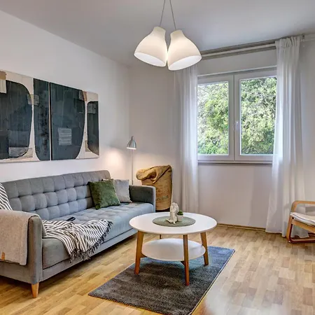 Centar White * Πούλα